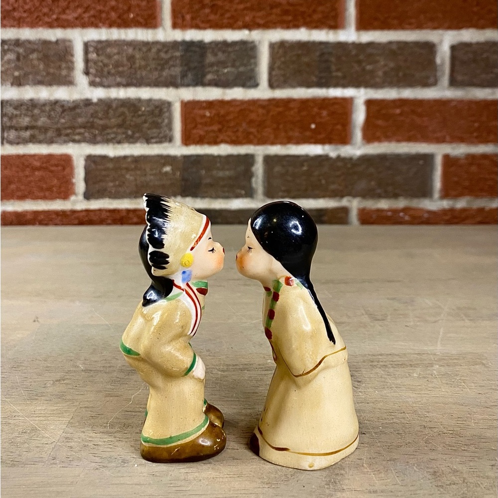 NAPCO Kissing Native American Indian Couple Salt & Pepper Shakers